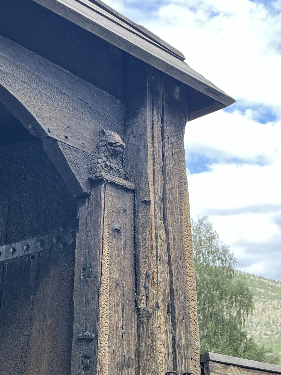 Lom stave church