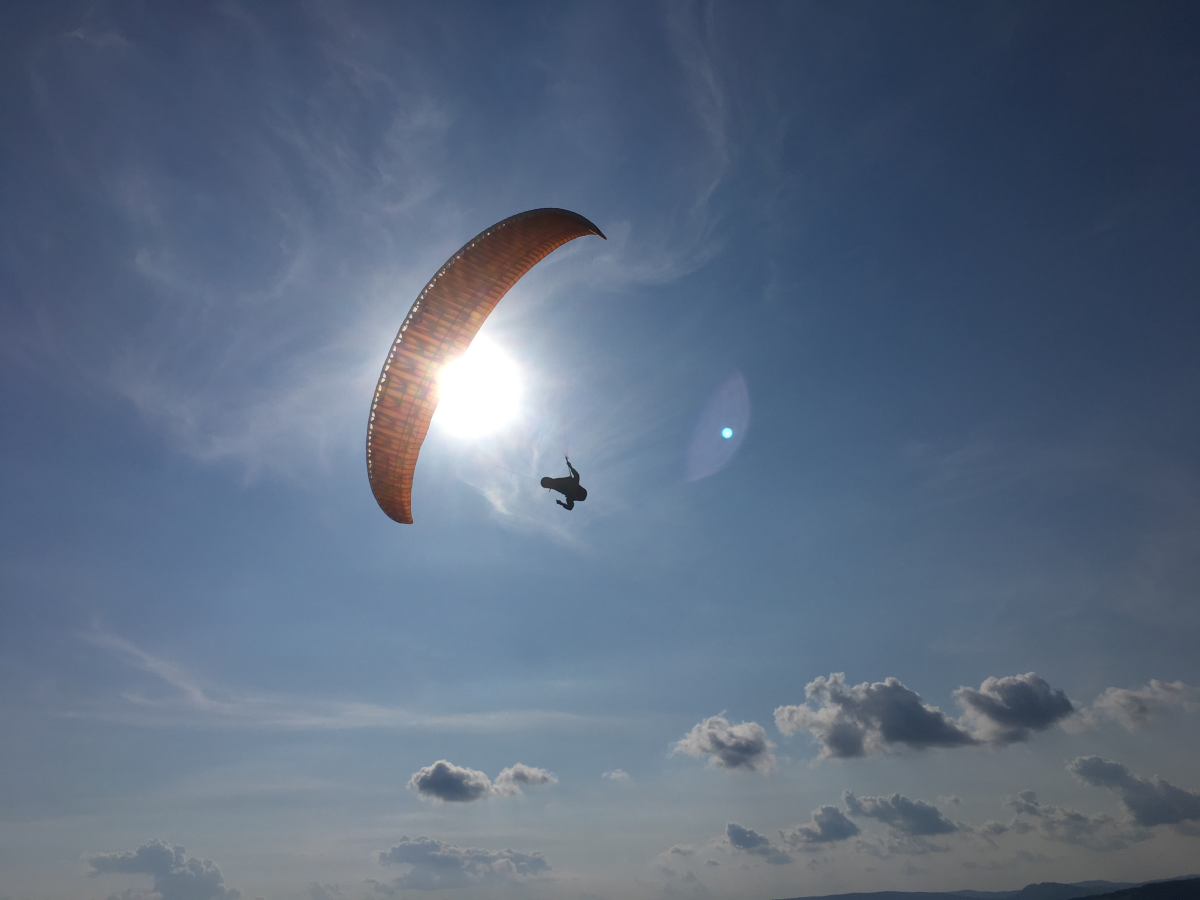 Jarl paragliding