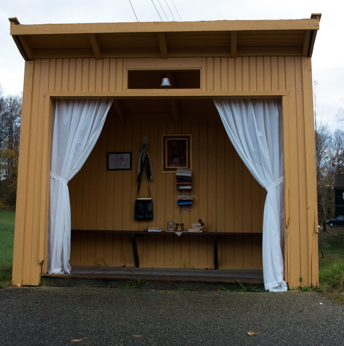 bus shelter