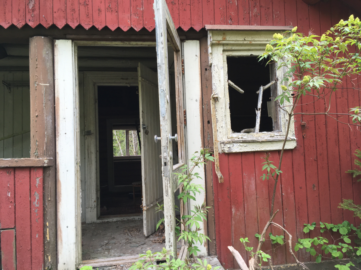 don't go in there