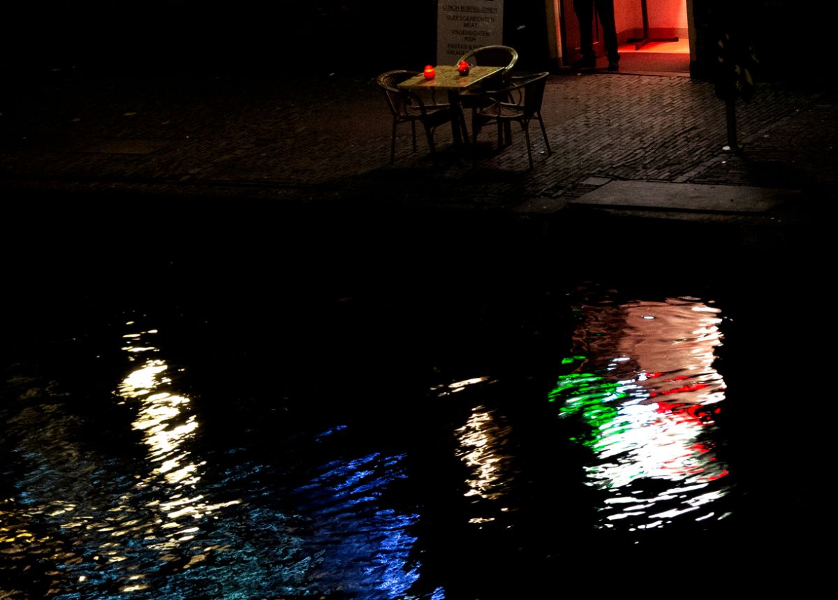 canal story: table for two