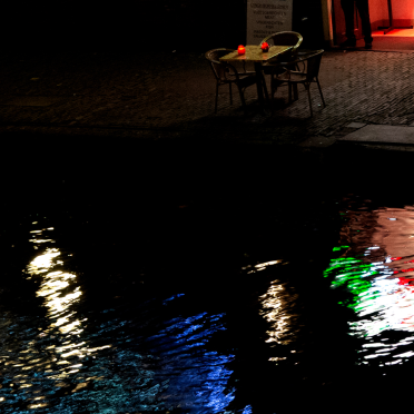 canal story: table for two