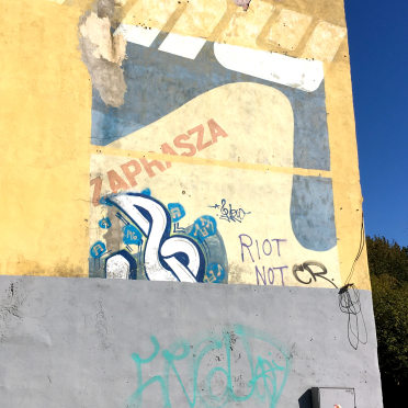 ghostsign. riot or no