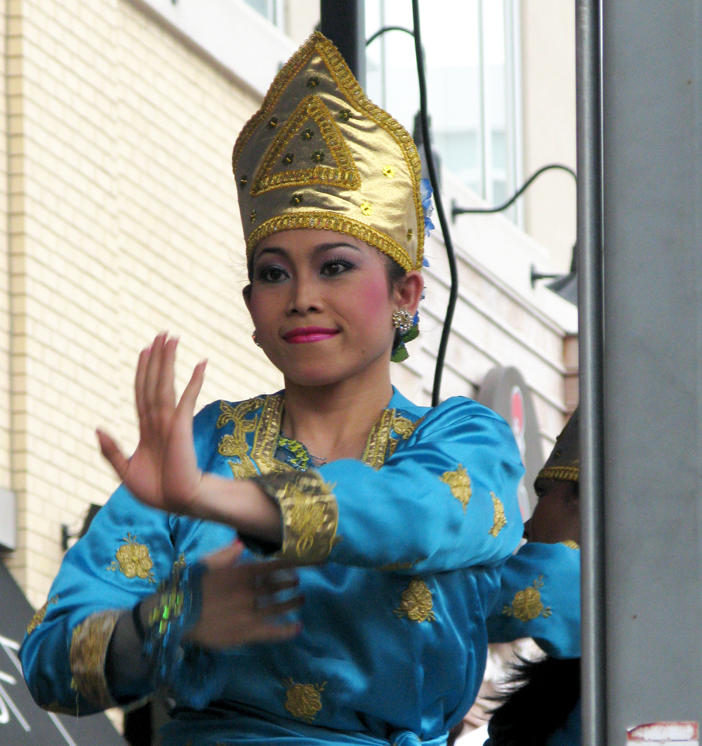 sumatran dancers