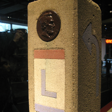 lincoln highway marker