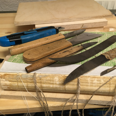 knives
